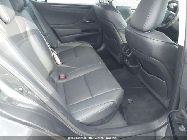 58ADA1C15NU013551 Lexus ES 300H