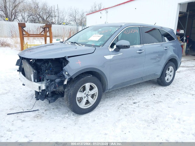 KIA SORENTO LX 2022 5XYRGDLC3NG103446 Image 2