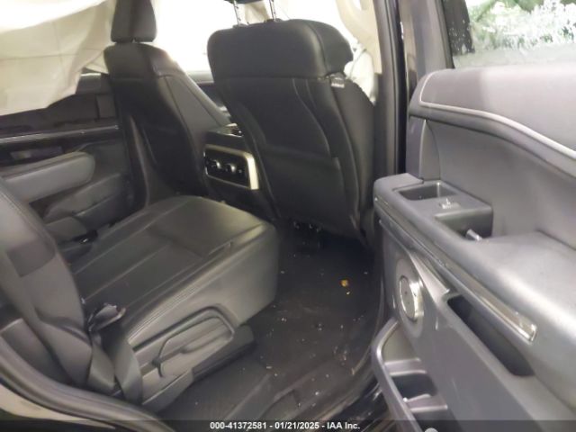 1FMJU1J89REA18589 Ford Expedition Xlt