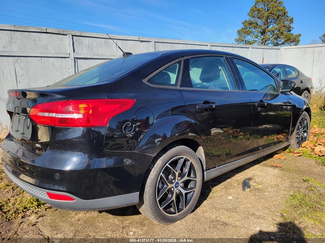 Ford Focus 2018 1FADP3H26JL214274 Image 4