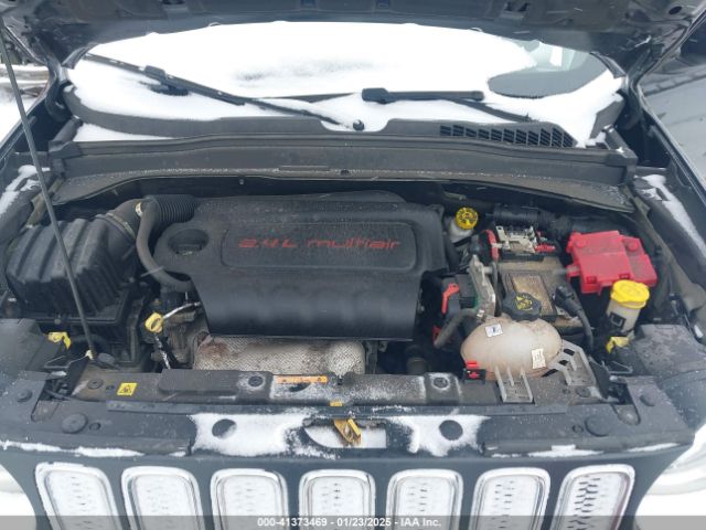 ZACCJBBB4JPH45043 Jeep Renegade Latitude 4x4