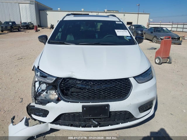Chrysler Pacifica Limited 2025 2C4RC1GG2SR515047 Image 12