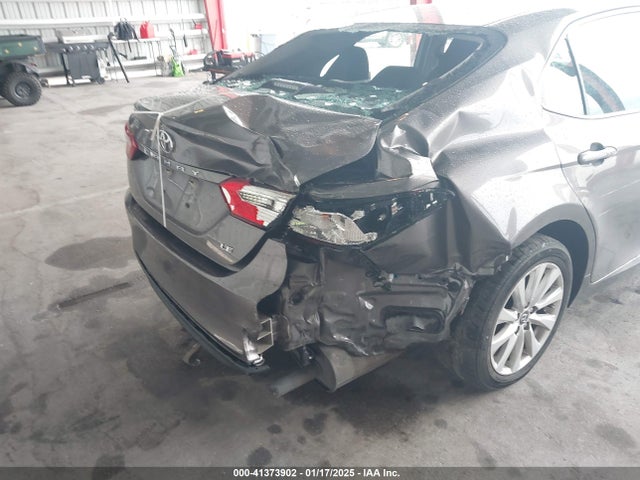 4T1B11HK5JU003550 Toyota CAMRY LE