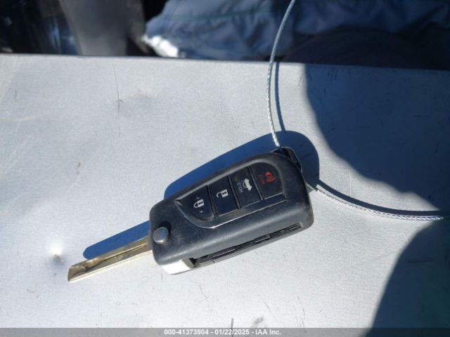 4T1C11AK8NU670925 Toyota CAMRY LE