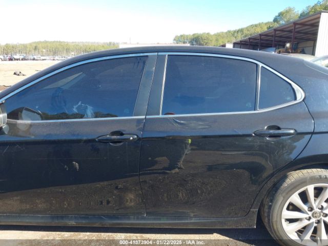 4T1C11AK8NU670925 Toyota CAMRY LE
