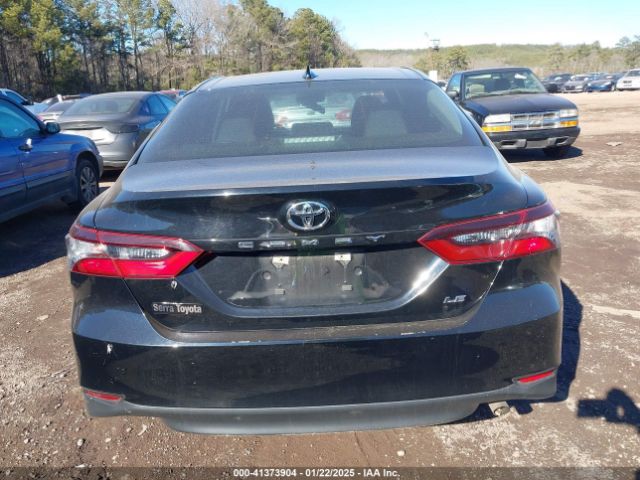 4T1C11AK8NU670925 Toyota CAMRY LE