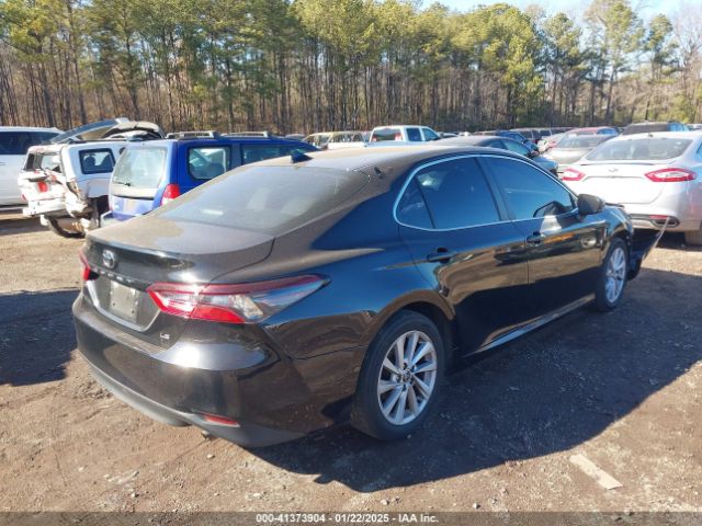 4T1C11AK8NU670925 Toyota CAMRY LE
