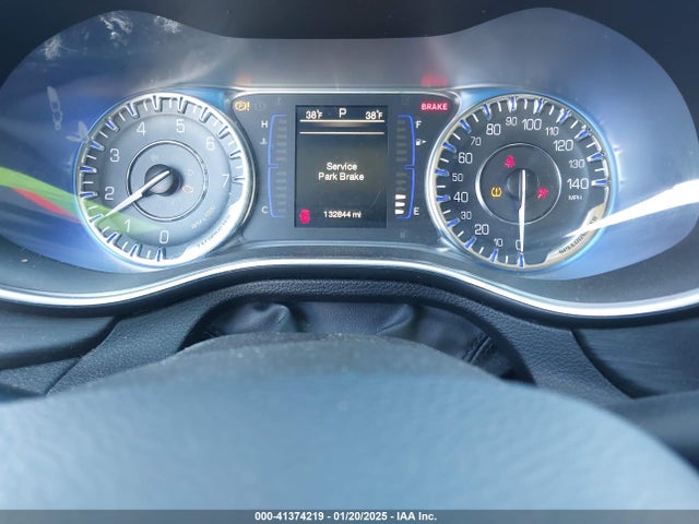 1C3CCCAB7FN576741 Chrysler 2015