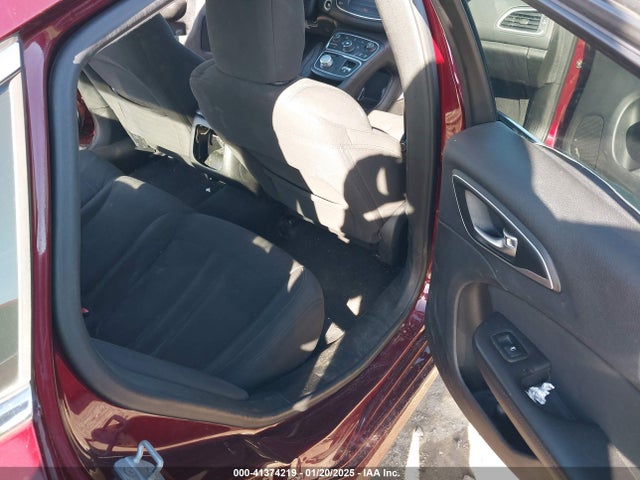 1C3CCCAB7FN576741 Chrysler 2015