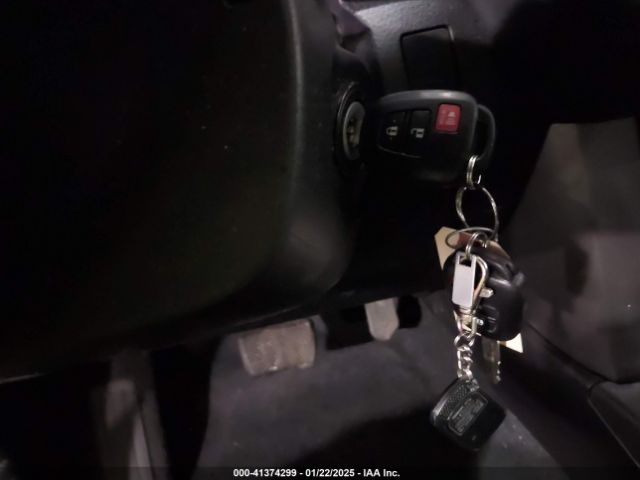 2T3RFREV5HW648195 Toyota Rav4 Xle