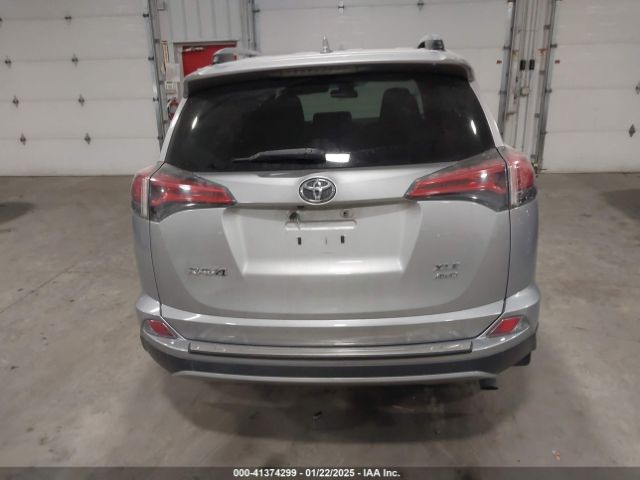 2T3RFREV5HW648195 Toyota Rav4 Xle