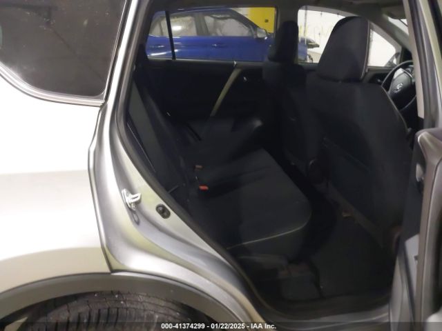 2T3RFREV5HW648195 Toyota Rav4 Xle