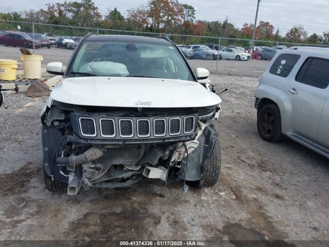 3C4NJCBB5JT240748 Jeep Compass Latitude Fwd