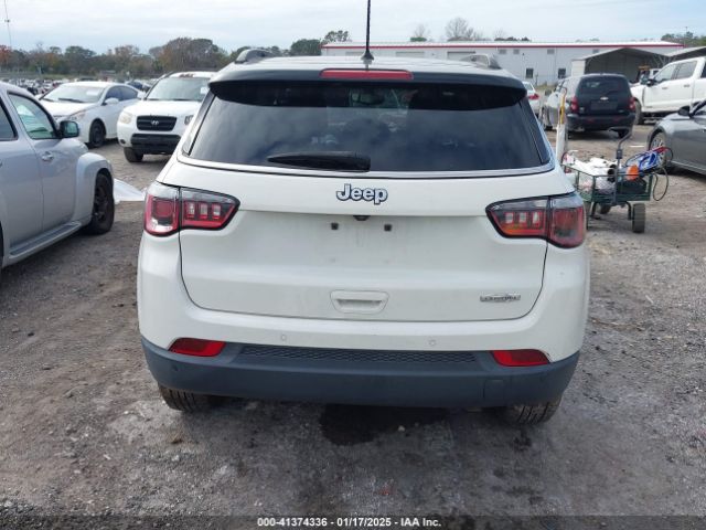 3C4NJCBB5JT240748 Jeep Compass Latitude Fwd