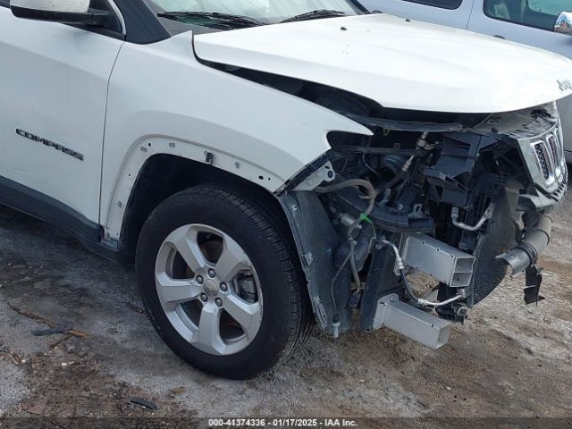 3C4NJCBB5JT240748 Jeep Compass Latitude Fwd