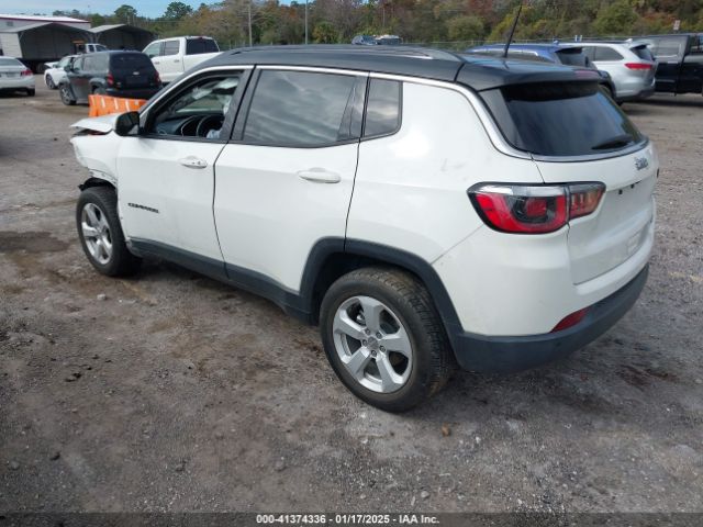 3C4NJCBB5JT240748 Jeep Compass Latitude Fwd