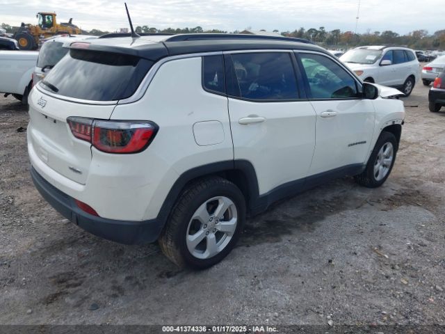 3C4NJCBB5JT240748 Jeep Compass Latitude Fwd