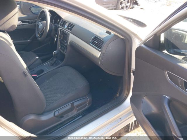 1VWAT7A37GC026369 Volkswagen Passat 1.8t S