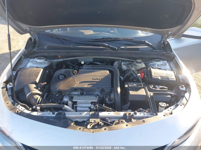 1G1ZD5ST0JF205261 Chevrolet MALIBU LT