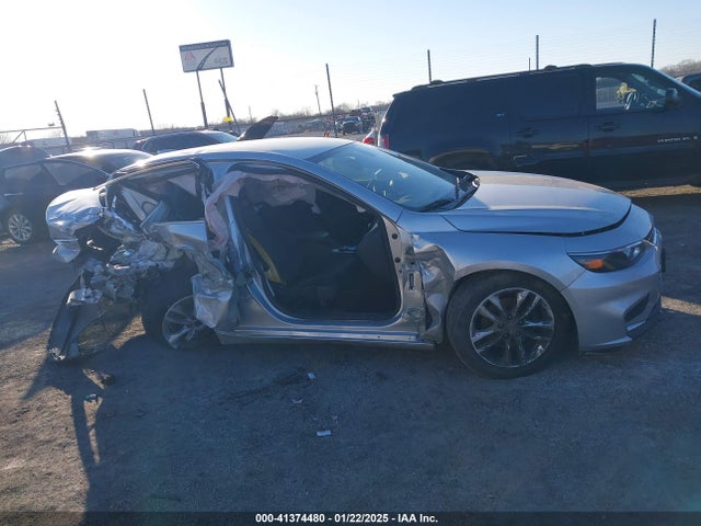 1G1ZD5ST0JF205261 Chevrolet MALIBU LT