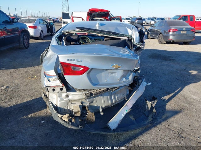 1G1ZD5ST0JF205261 Chevrolet MALIBU LT