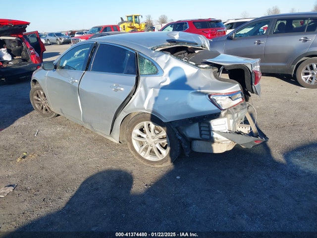 1G1ZD5ST0JF205261 Chevrolet MALIBU LT