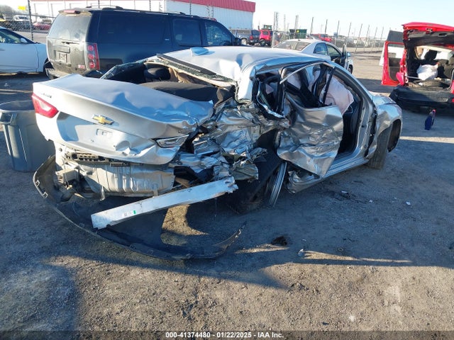 1G1ZD5ST0JF205261 Chevrolet MALIBU LT