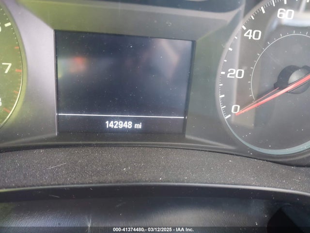 1G1ZD5ST0JF205261 Chevrolet MALIBU LT