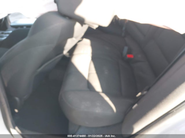 1G1ZD5ST0JF205261 Chevrolet MALIBU LT