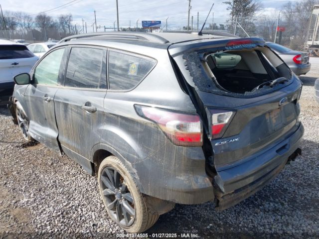 1FMCU0GDXHUD81527 Ford ESCAPE SE