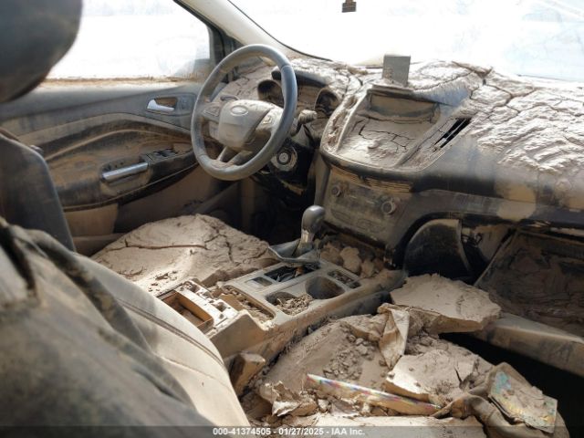 1FMCU0GDXHUD81527 Ford ESCAPE SE