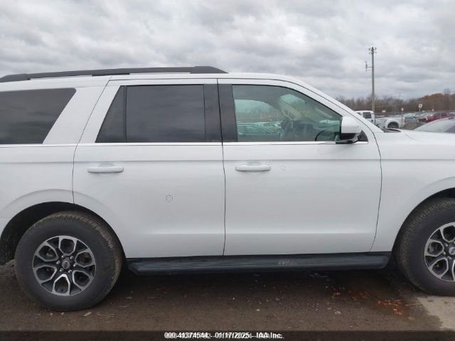 1FMJU1J82REA32804 Ford Expedition Xlt
