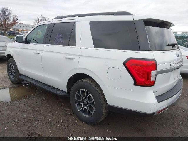 1FMJU1J82REA32804 Ford Expedition Xlt