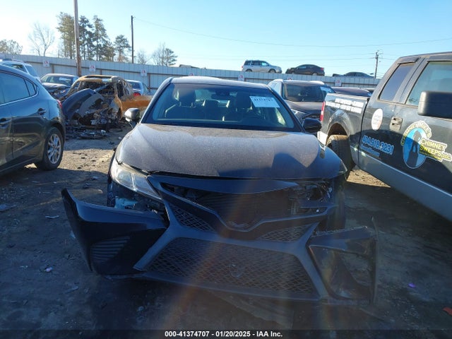 4T1B11HK5JU157739 Toyota CAMRY SE