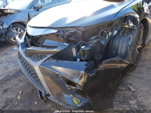 4T1B11HK5JU157739 Toyota CAMRY SE