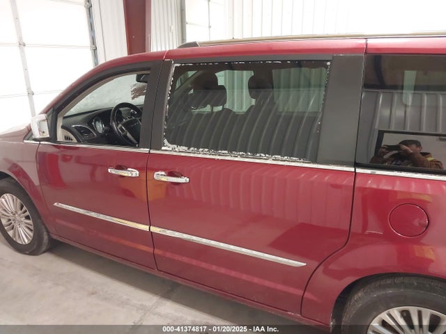 2C4RC1GGXFR597180 Chrysler Town & Country Limited Platinum