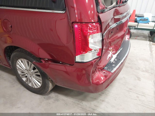 2C4RC1GGXFR597180 Chrysler Town & Country Limited Platinum