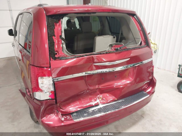 2C4RC1GGXFR597180 Chrysler Town & Country Limited Platinum