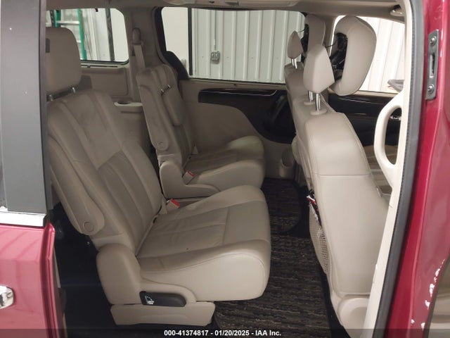 2C4RC1GGXFR597180 Chrysler Town & Country Limited Platinum