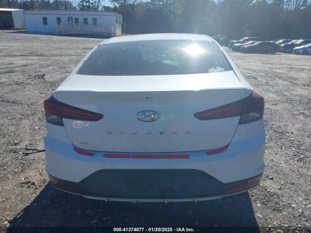 5NPD74LFXKH425770 Hyundai ELANTRA SE