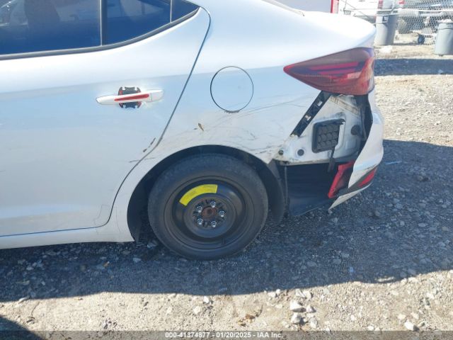 5NPD74LFXKH425770 Hyundai ELANTRA SE
