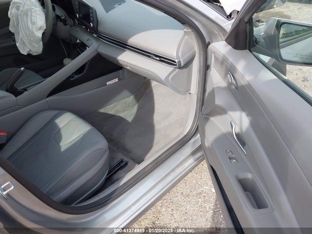 5NPLM4AG0NH067230 Hyundai ELANTRA SEL