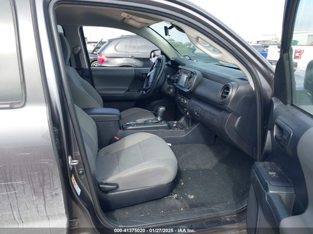 5TFAX5GN7KX145335 Toyota Tacoma Sr