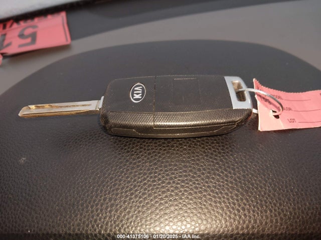 KIA SOUL + 2017 KNDJP3A58H7411127 Image 11