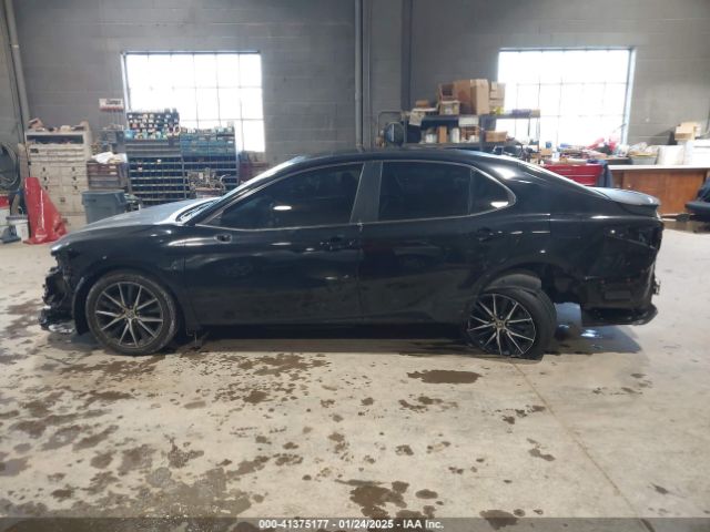 4T1G11BK1NU069517 Toyota Camry Se Awd