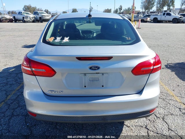 1FADP3E29GL405555 Ford FOCUS S