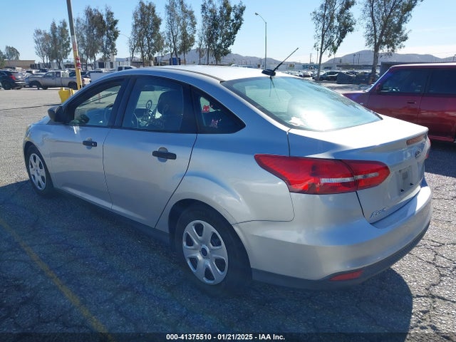 1FADP3E29GL405555 Ford FOCUS S