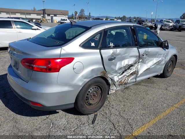 1FADP3E29GL405555 Ford FOCUS S