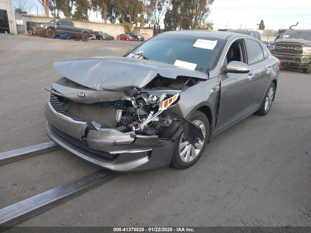 KIA OPTIMA EX 2018 5XXGU4L33JG203206 Image 2