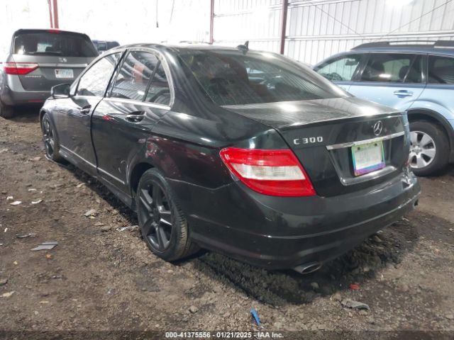 2011 MERCEDES-BENZ C 300 WDDGF8BB8BR185865 Photo 2